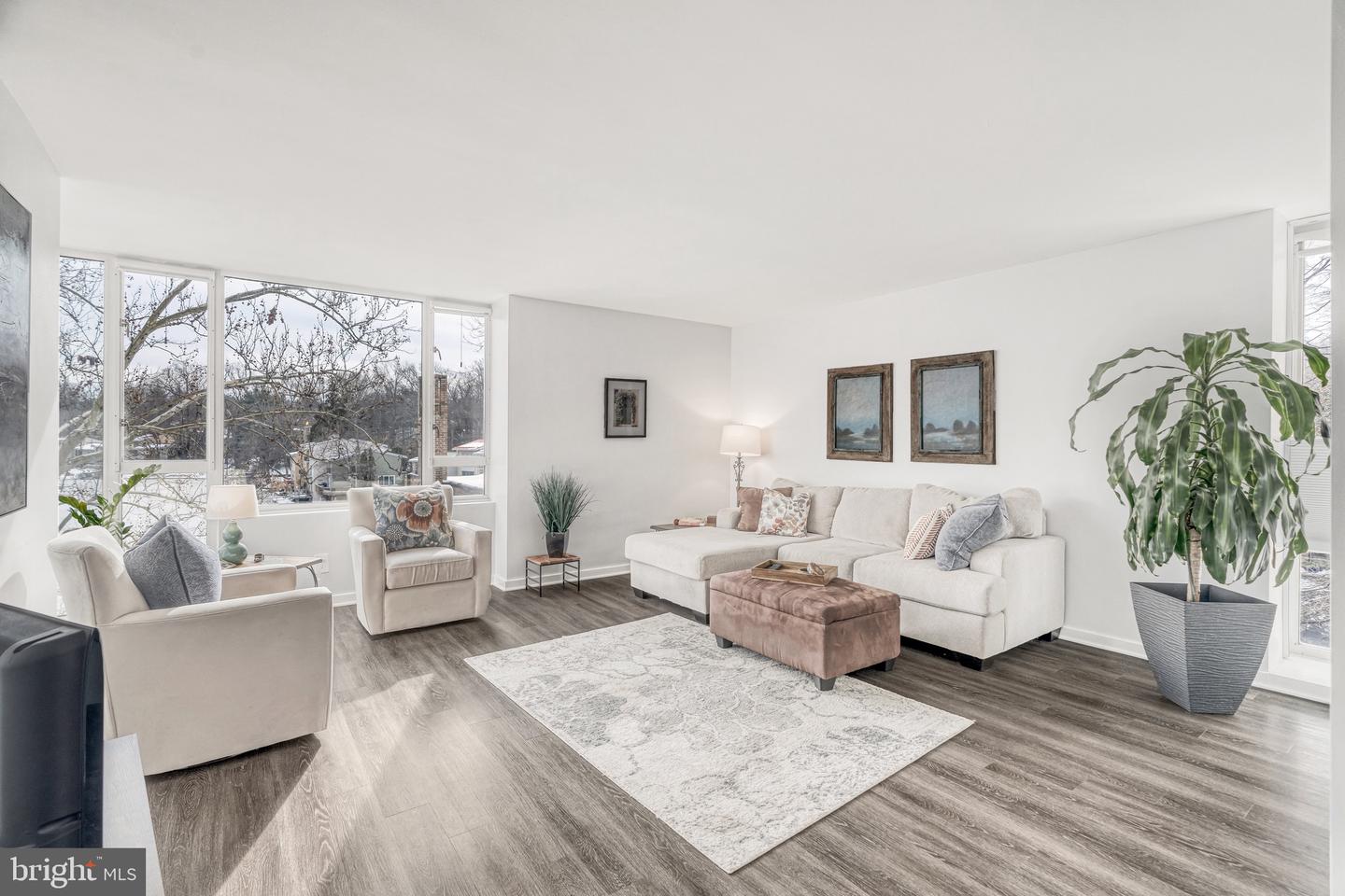 11400 Washington Plz W #303