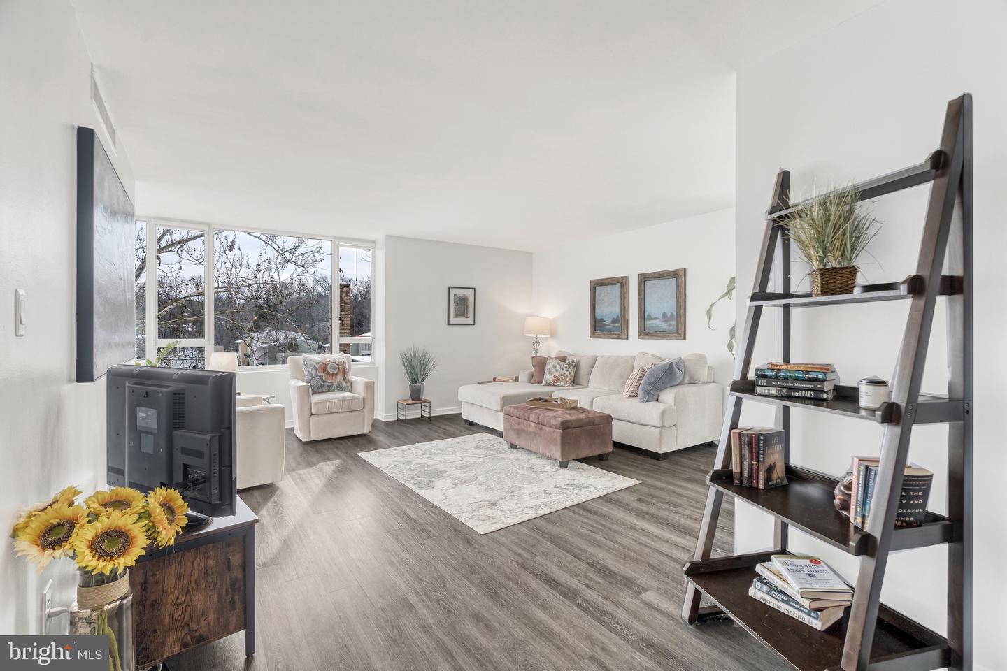 11400 Washington Plz W #303