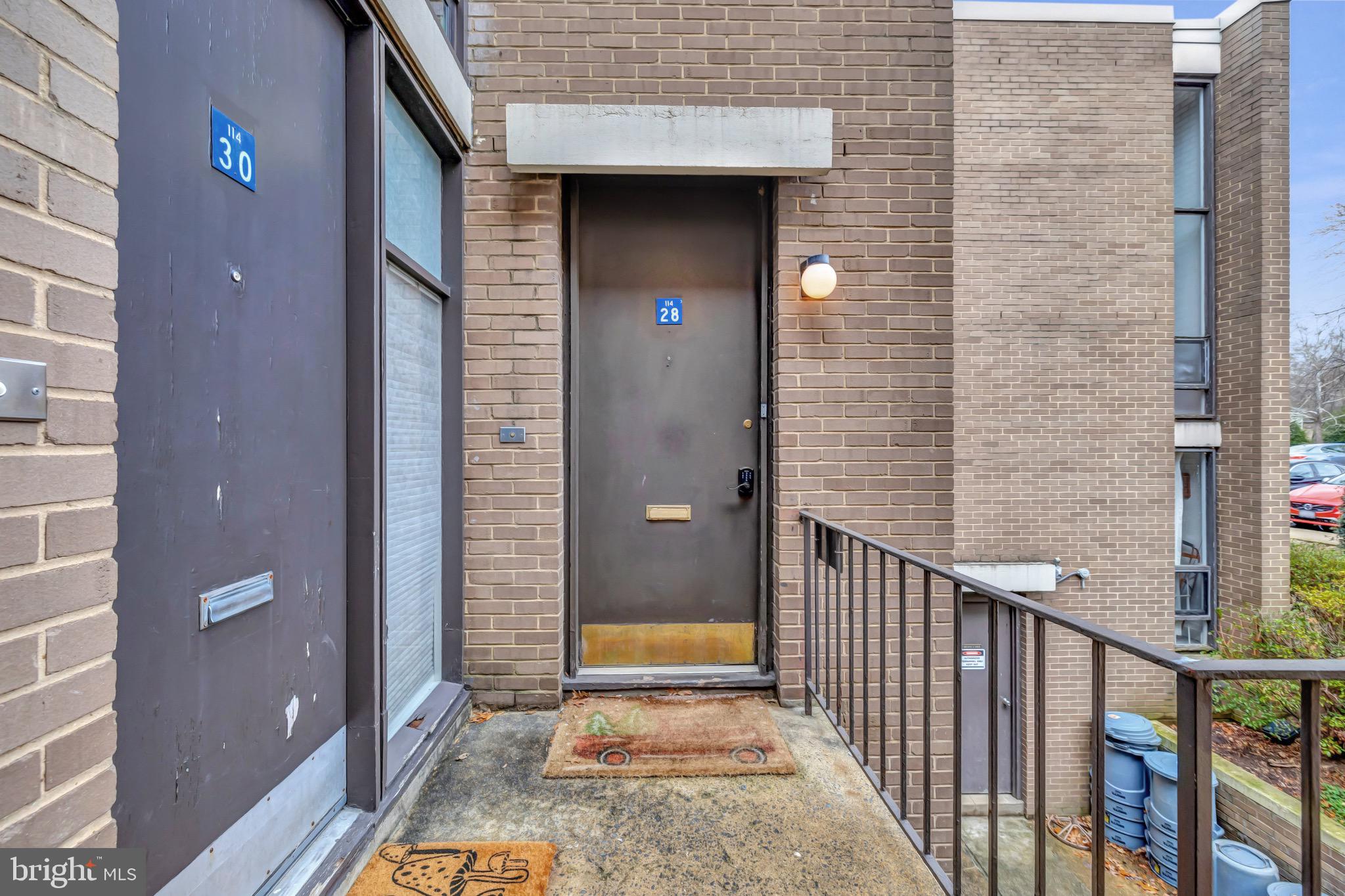 11428 Washington Plz W #11428