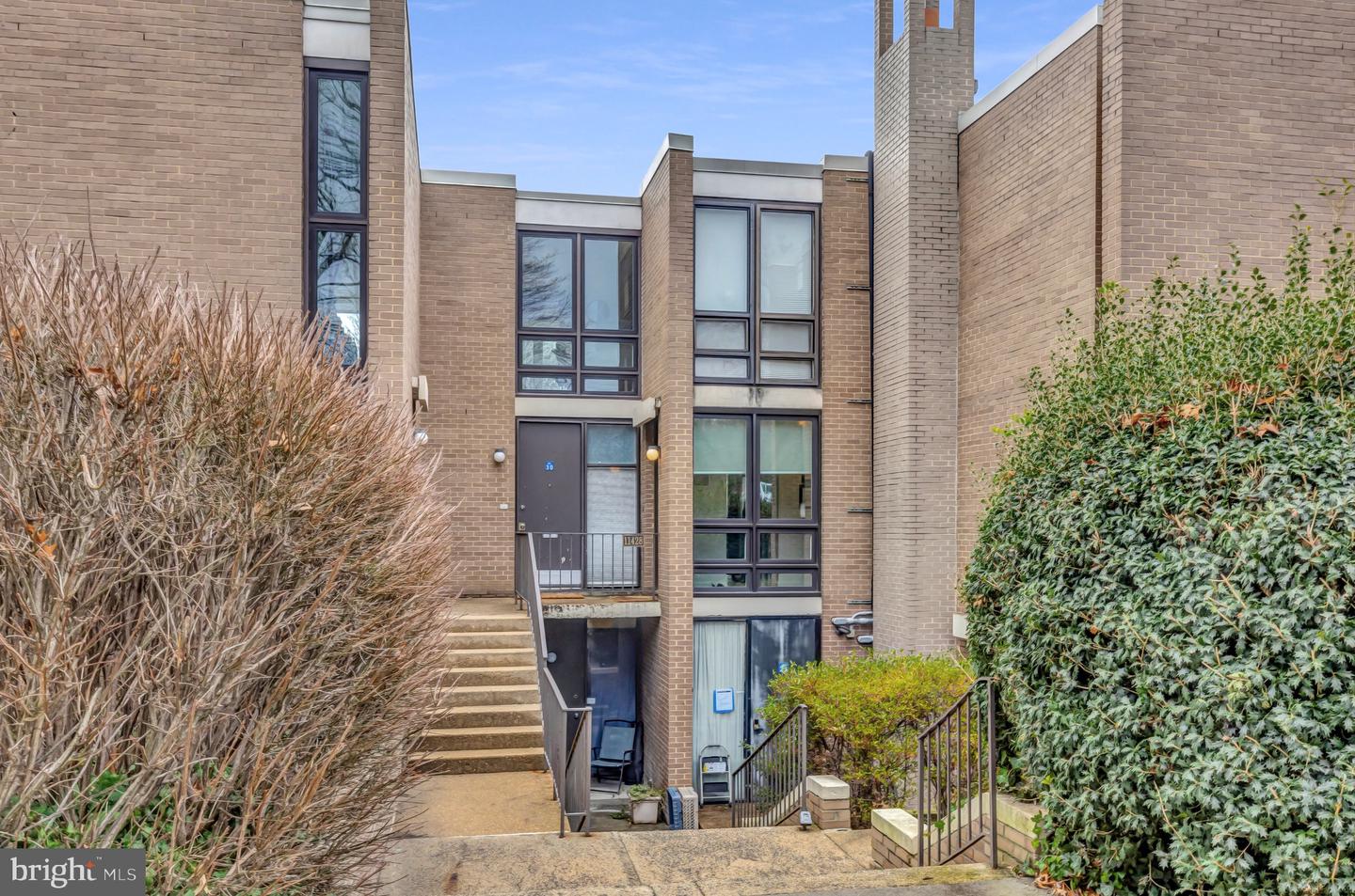 11428 Washington Plz W #11428