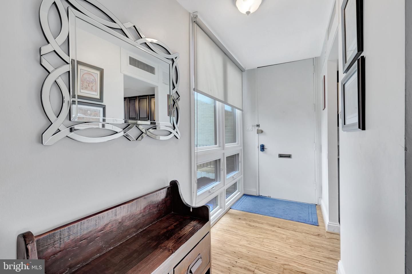 11428 Washington Plz W #11428