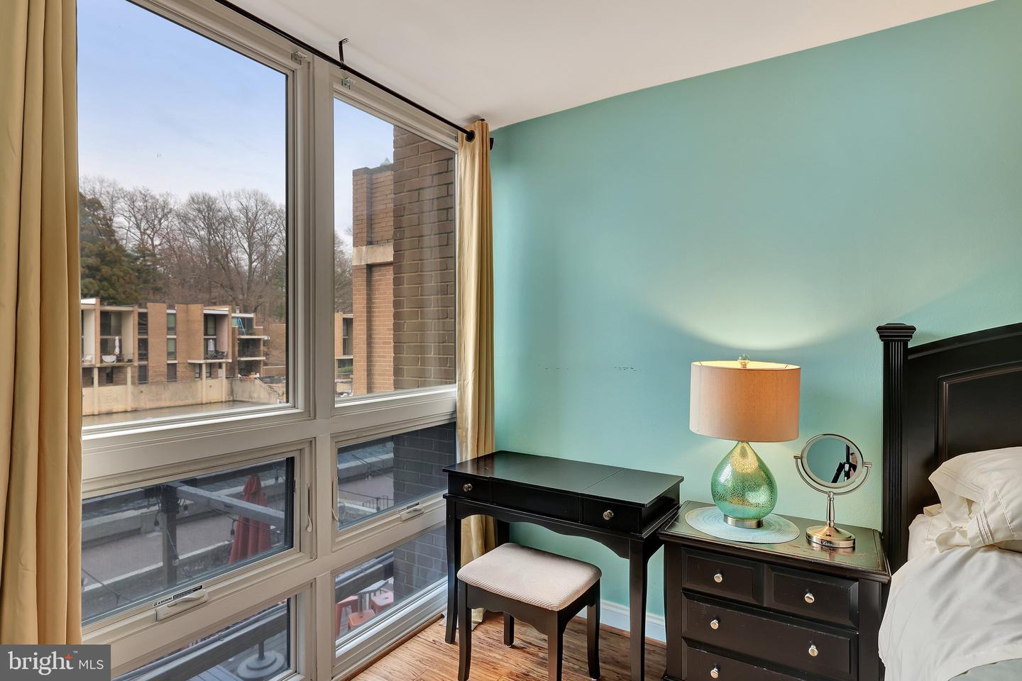 11428 Washington Plz W #11428