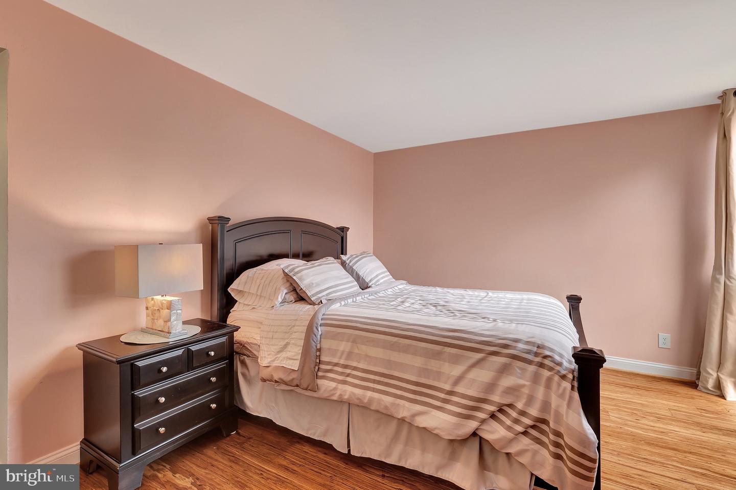 11428 Washington Plz W #11428