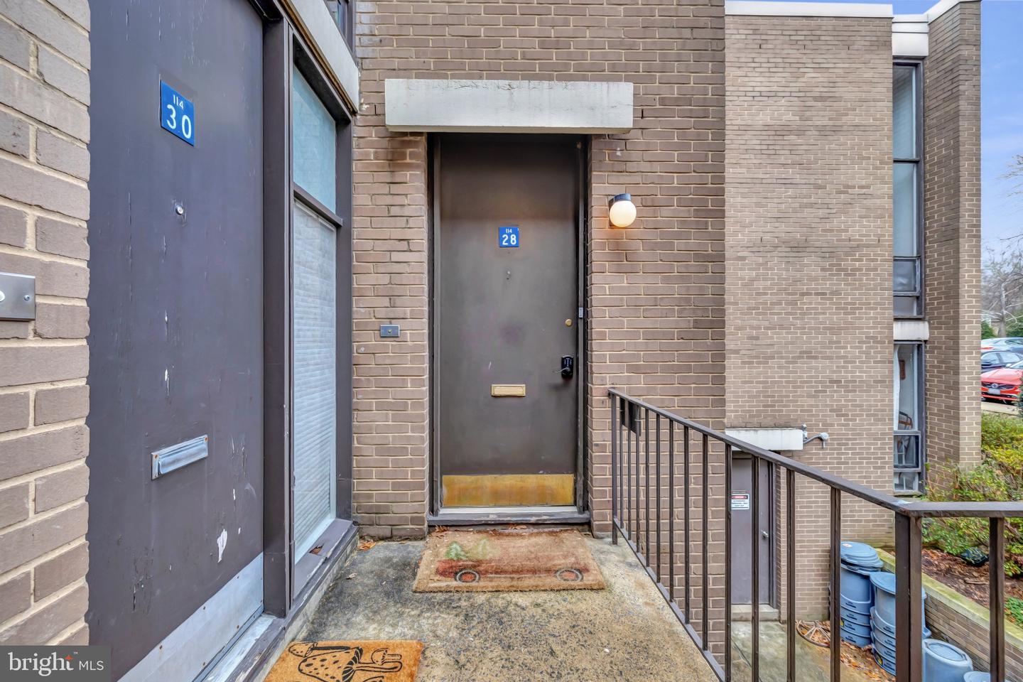 11428 Washington Plz W #11428