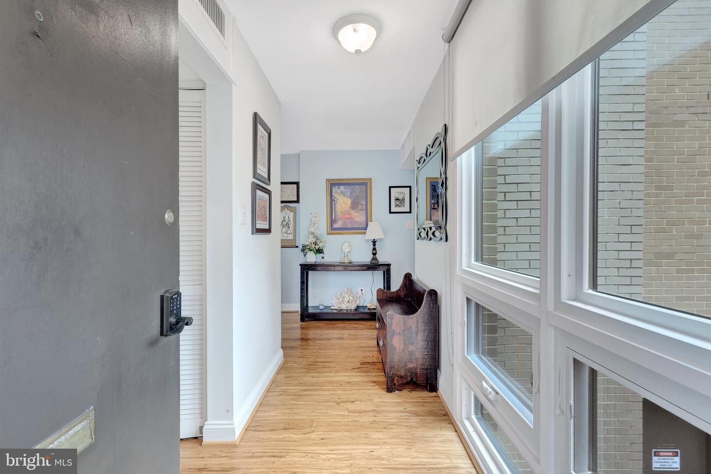 11428 Washington Plz W #11428
