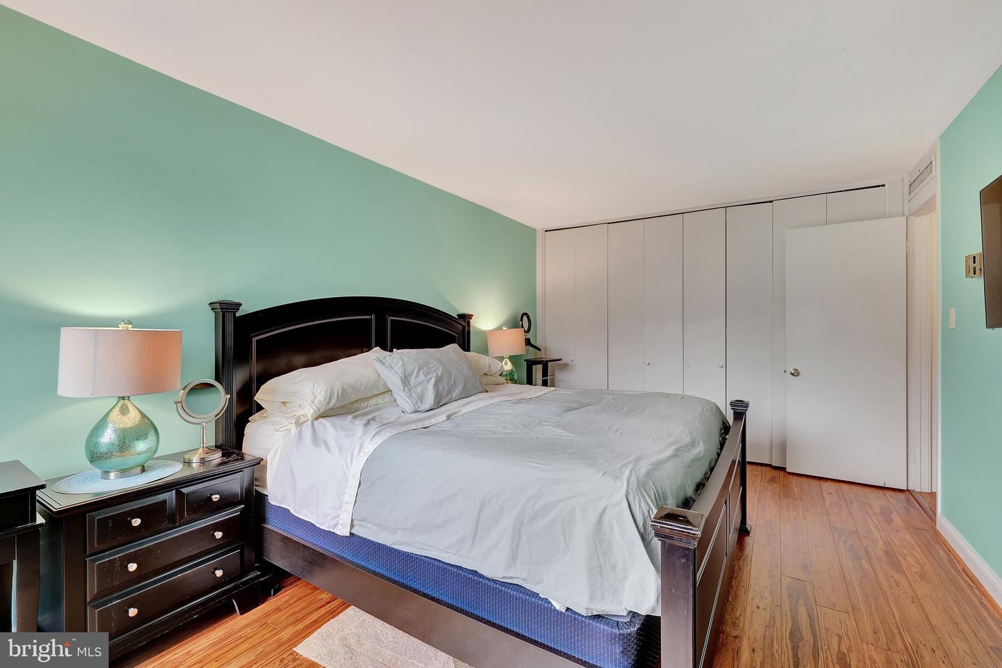 11428 Washington Plz W #11428