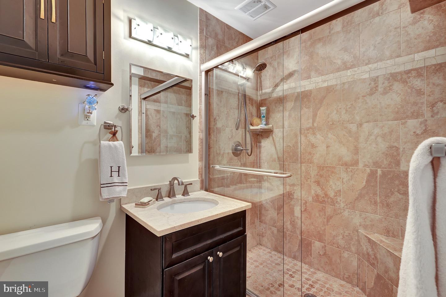 11428 Washington Plz W #11428