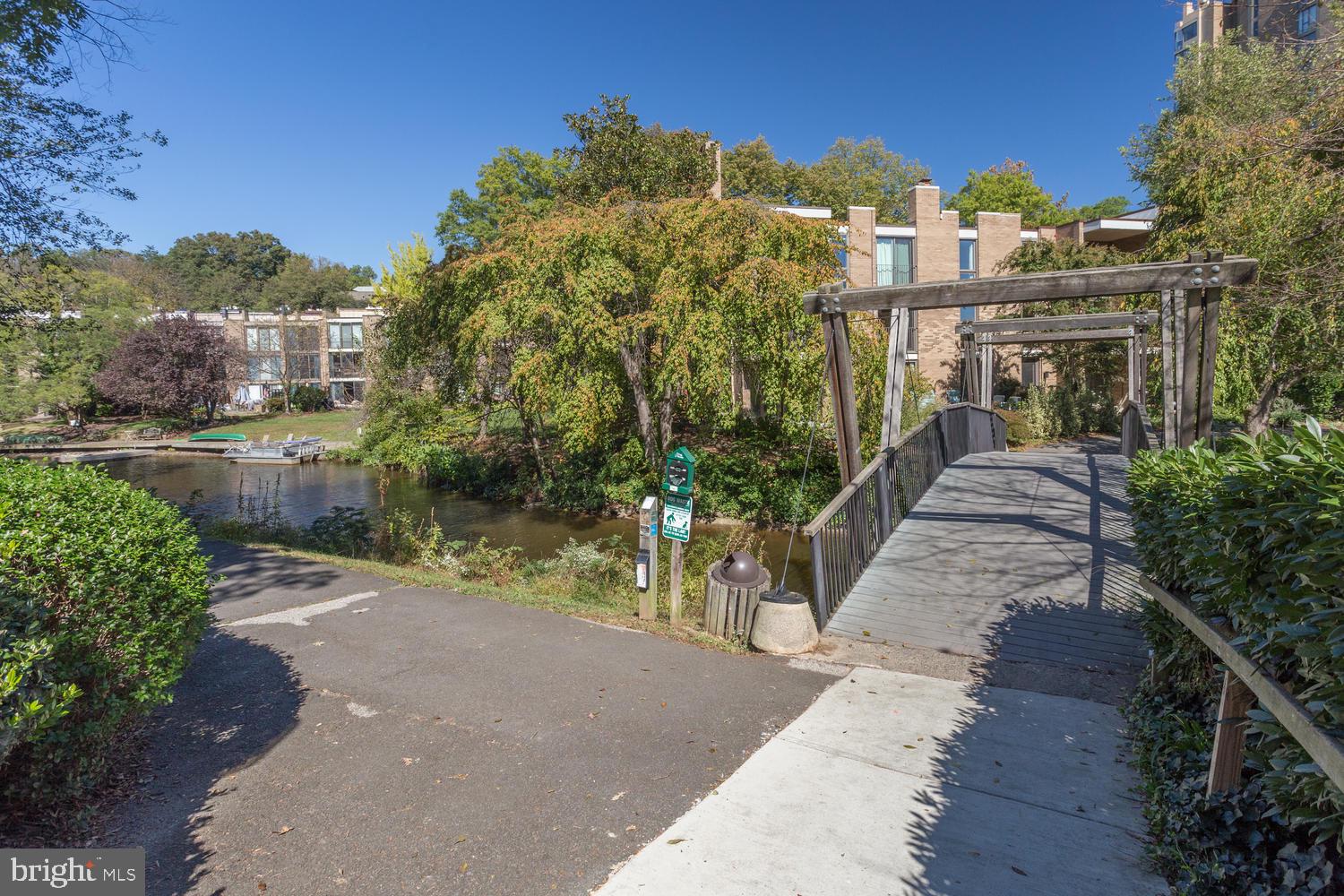 11428 Washington Plz W #11428