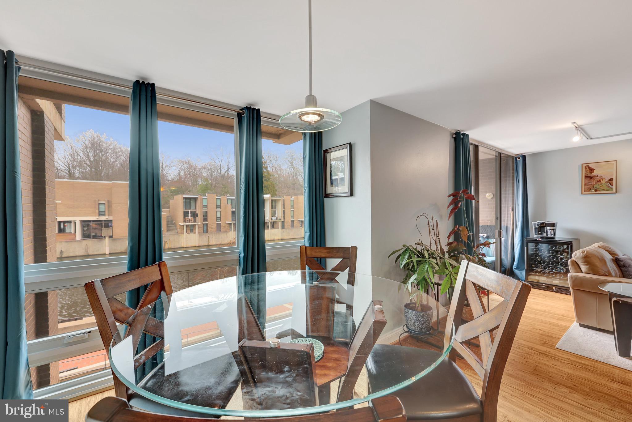 11428 Washington Plz W #11428