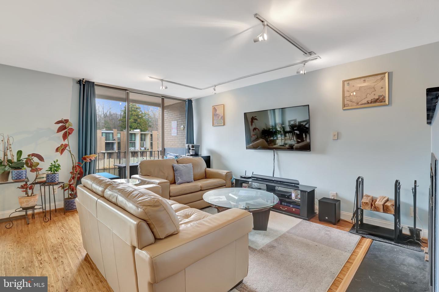 11428 Washington Plz W #11428
