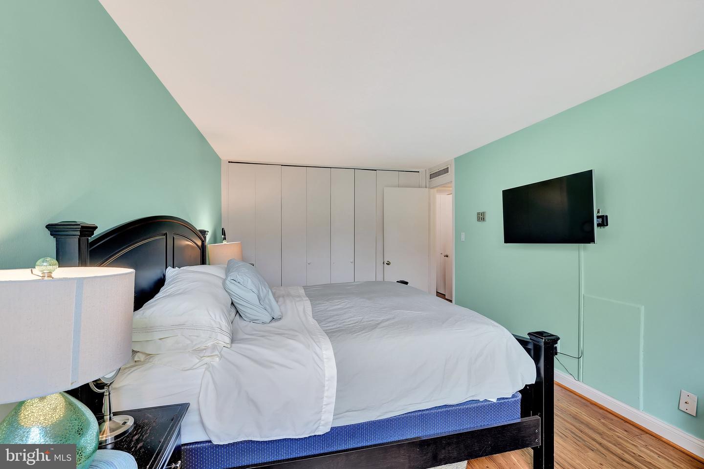 11428 Washington Plz W #11428