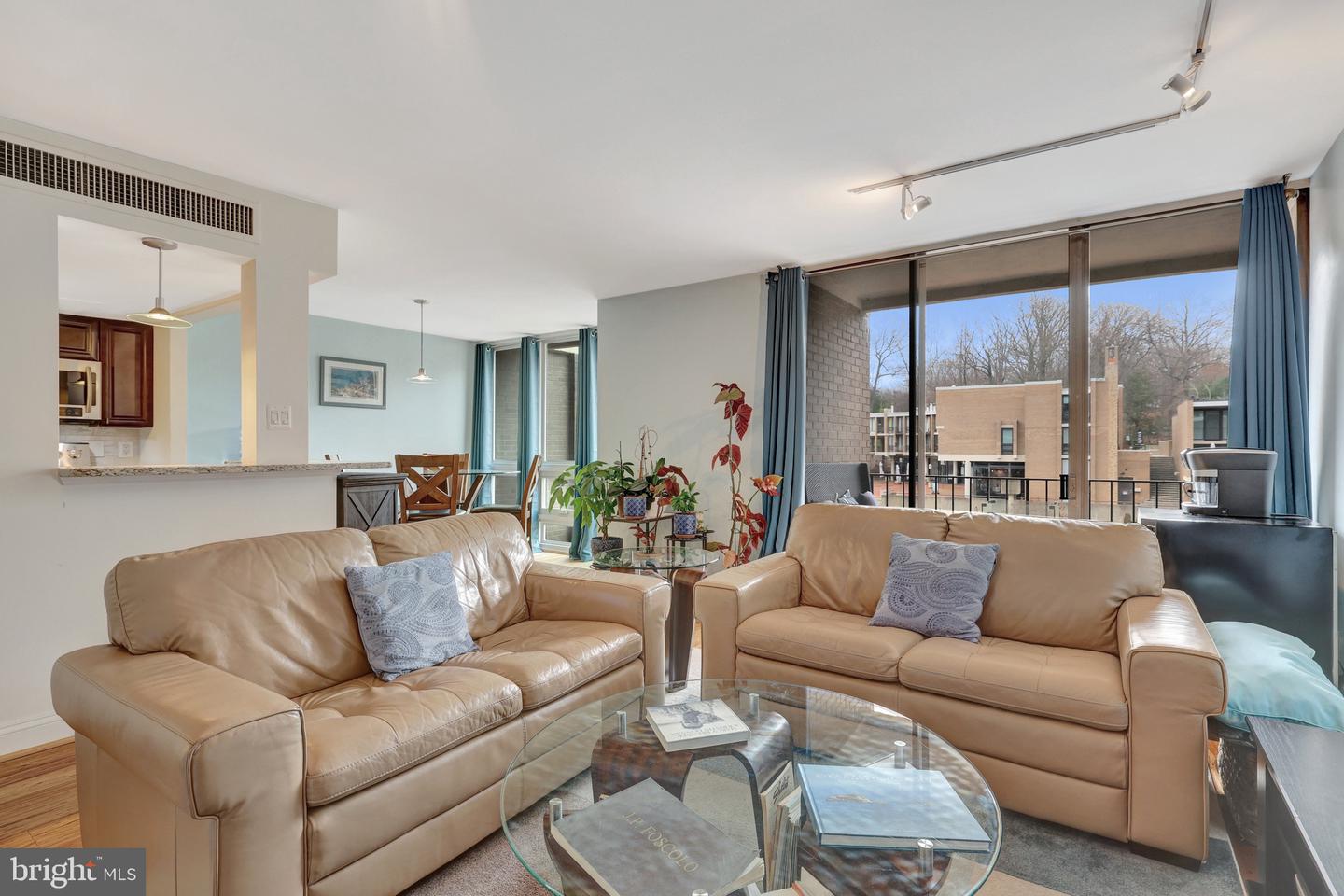 11428 Washington Plz W #11428