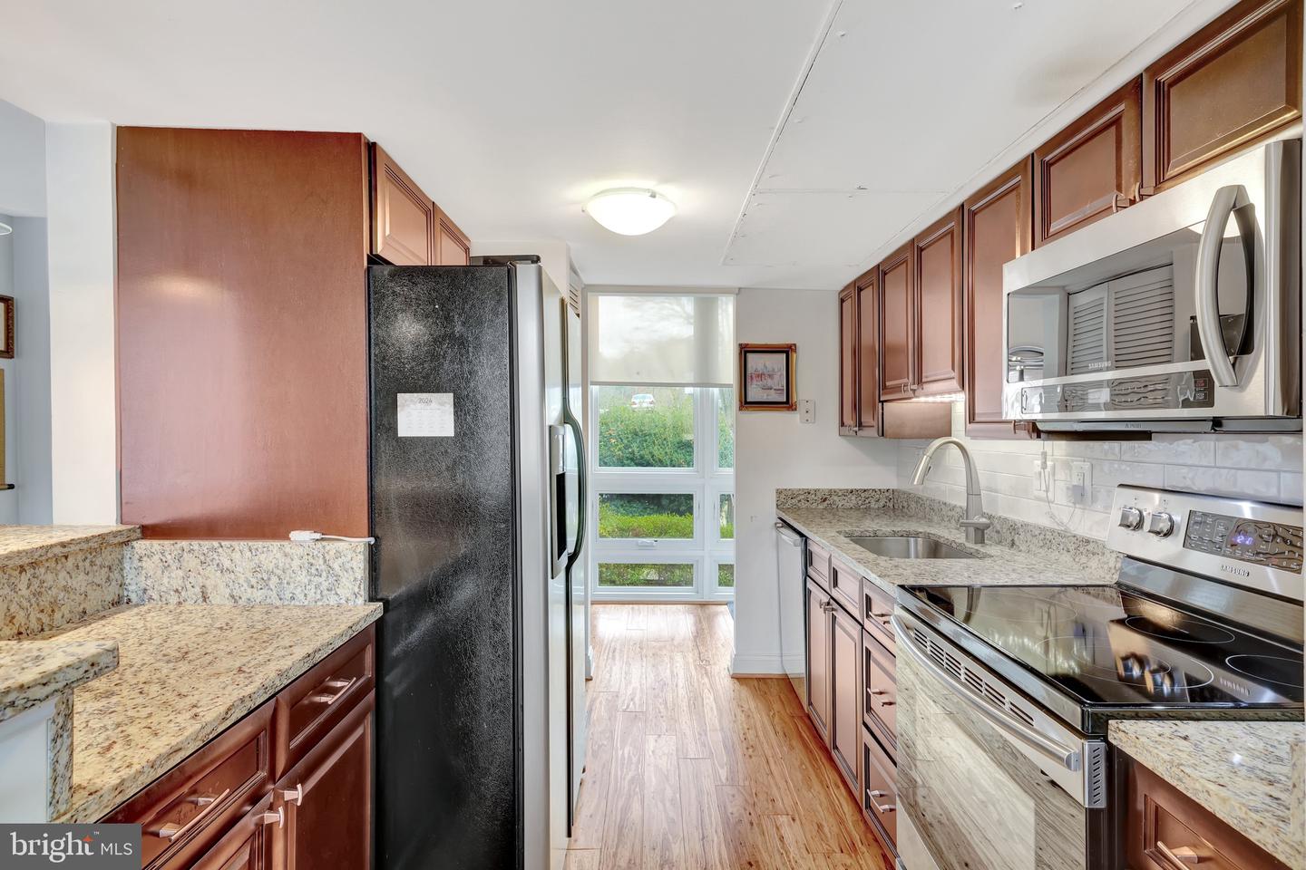 11428 Washington Plz W #11428