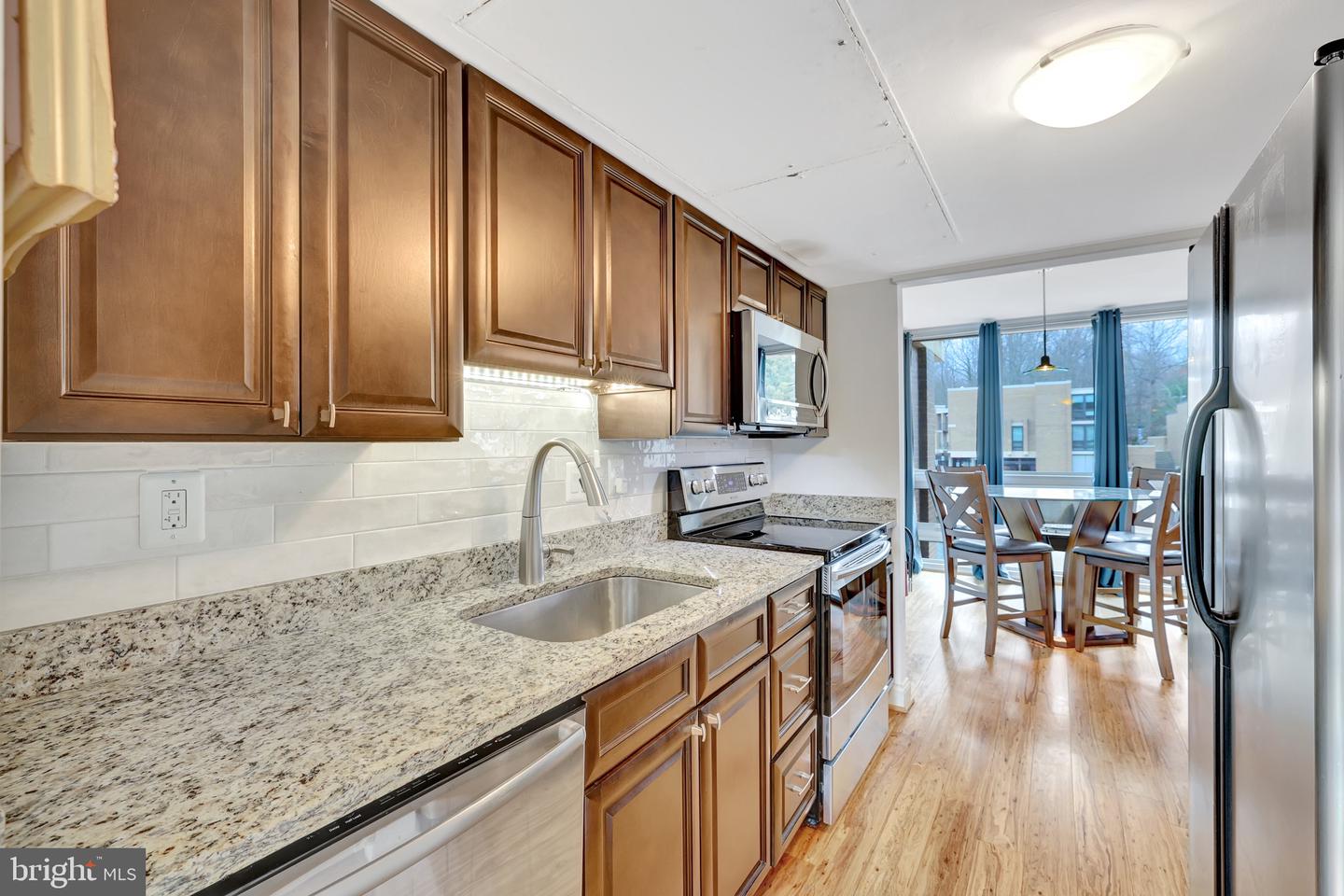 11428 Washington Plz W #11428