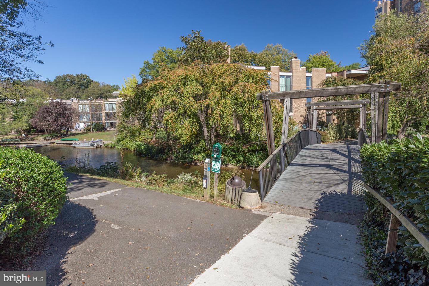 11428 Washington Plz W #11428