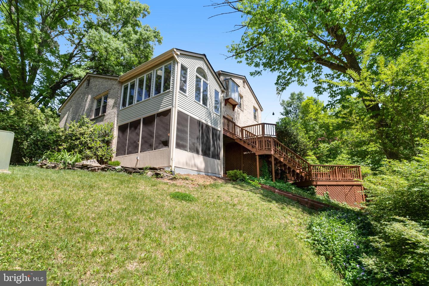 1915 Mason Hill Dr