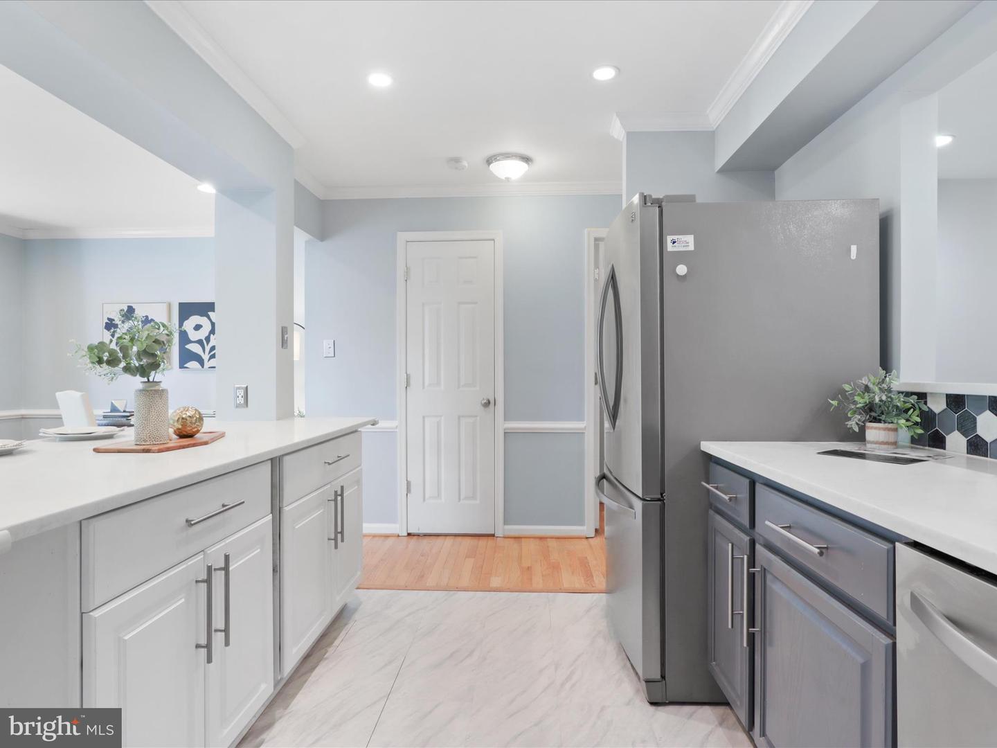 2425 Ansdel Ct