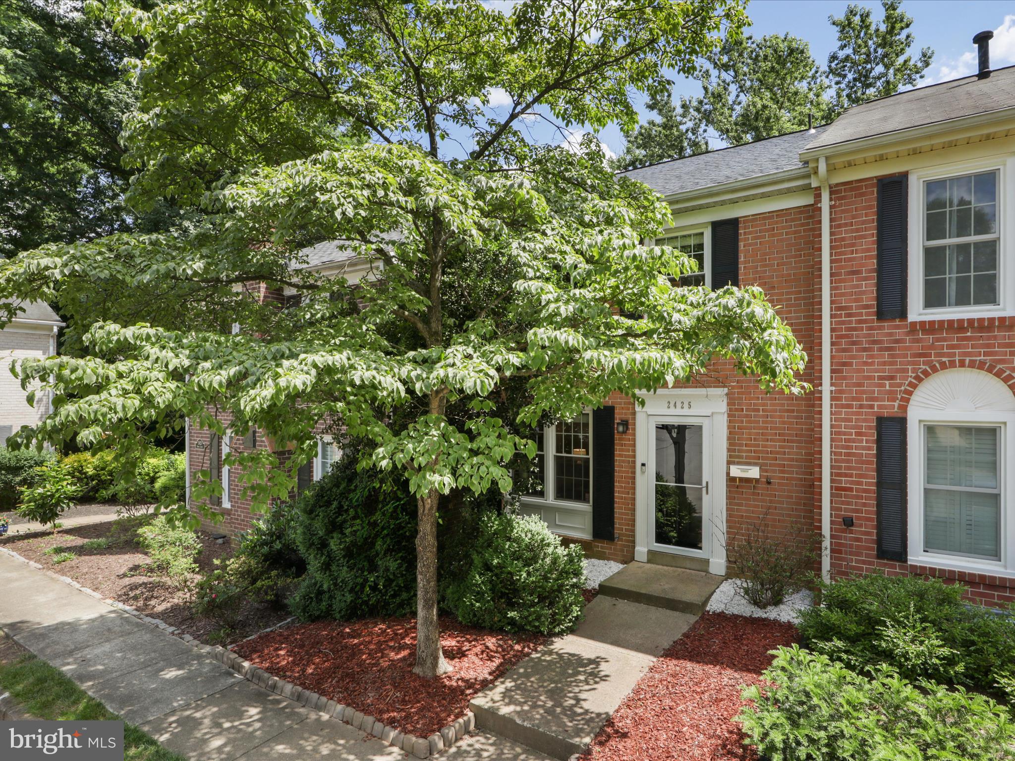 2425 Ansdel Ct