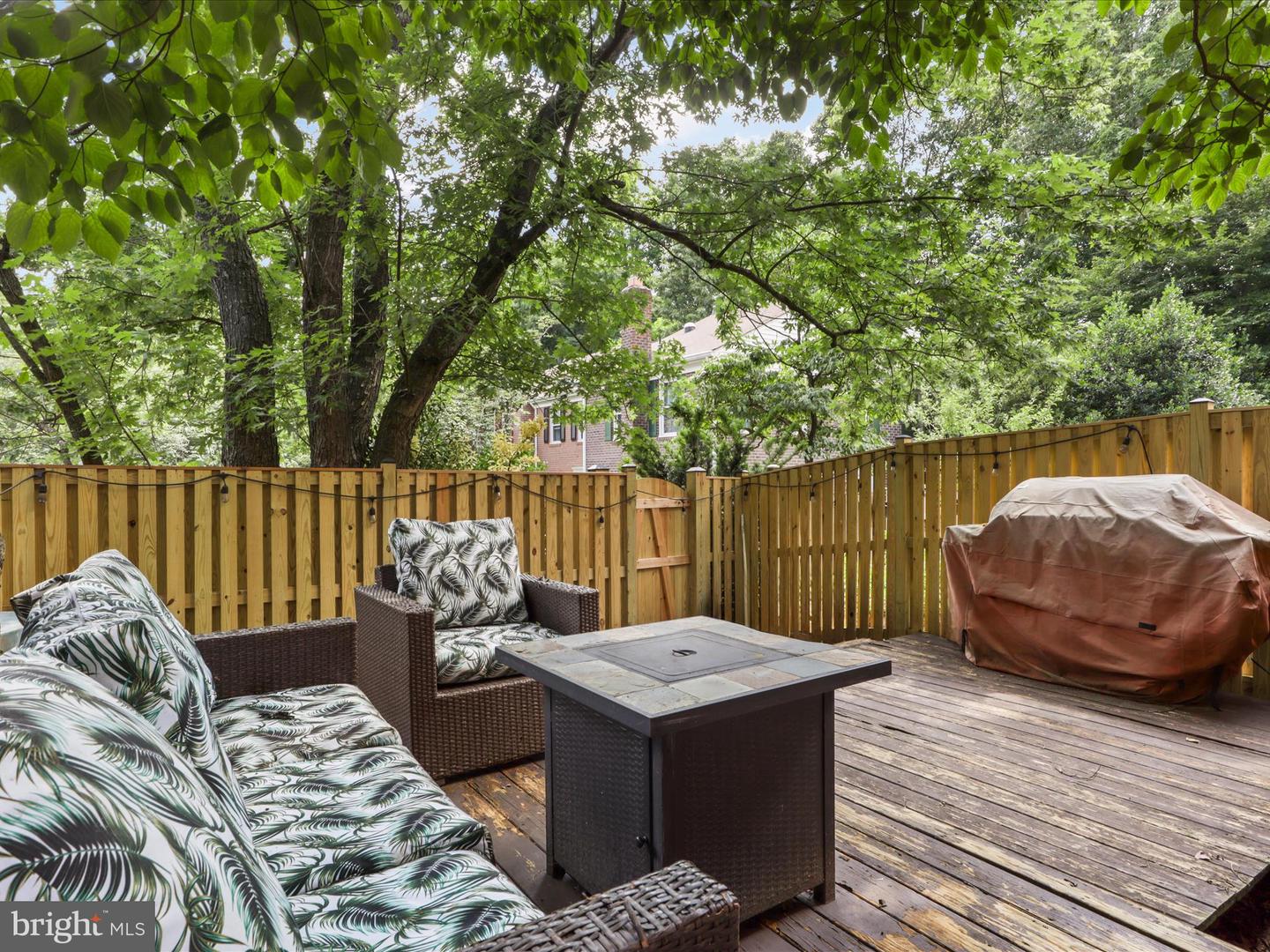 2425 Ansdel Ct