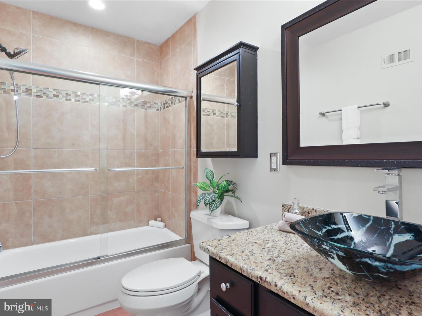 2425 Ansdel Ct