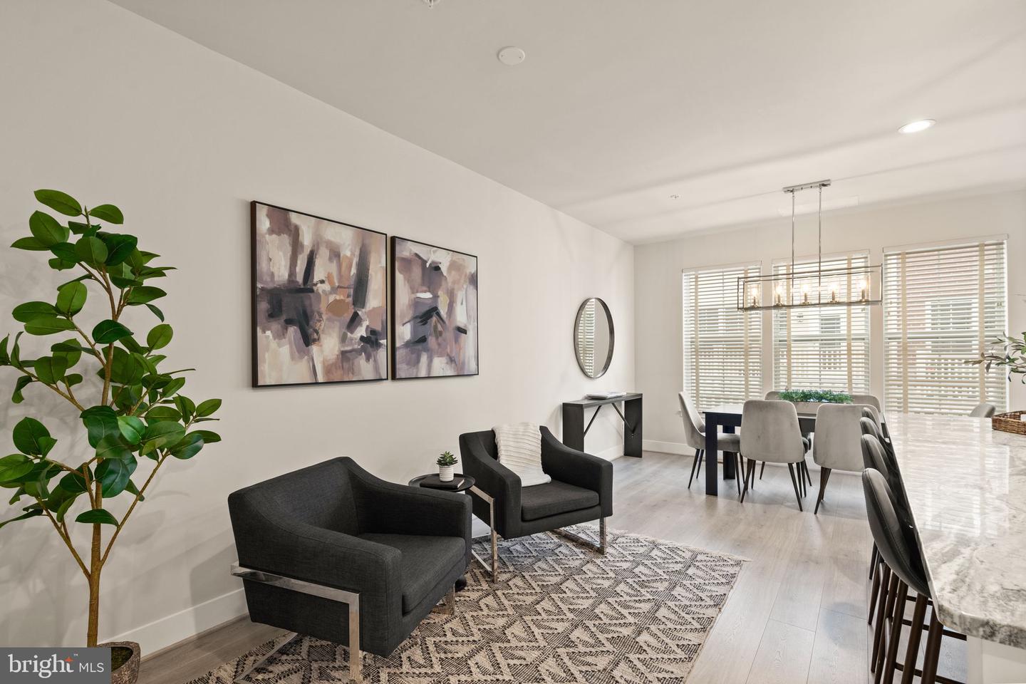 11696 Sunrise Square Pl