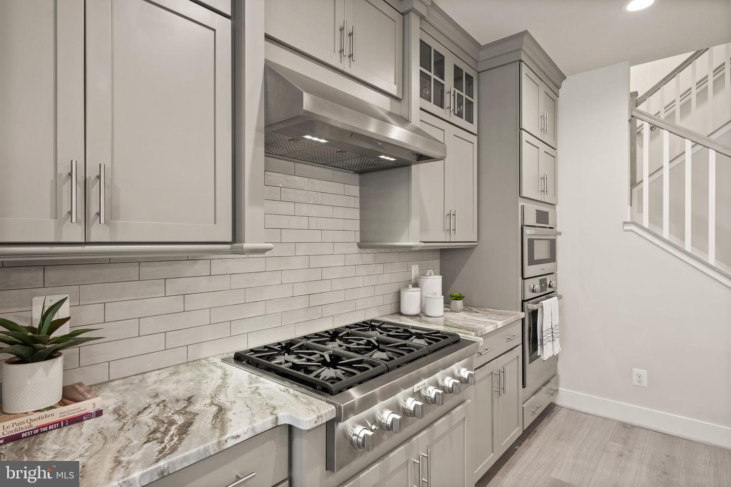 11696 Sunrise Square Pl
