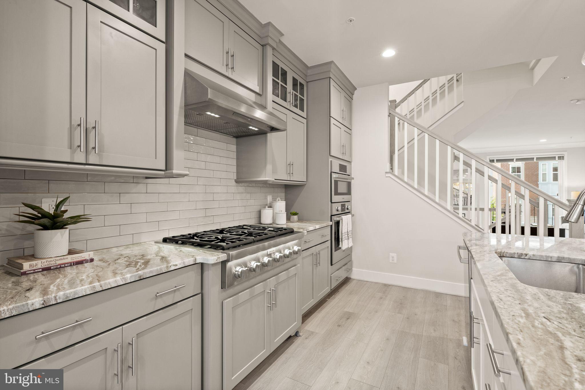 11696 Sunrise Square Pl