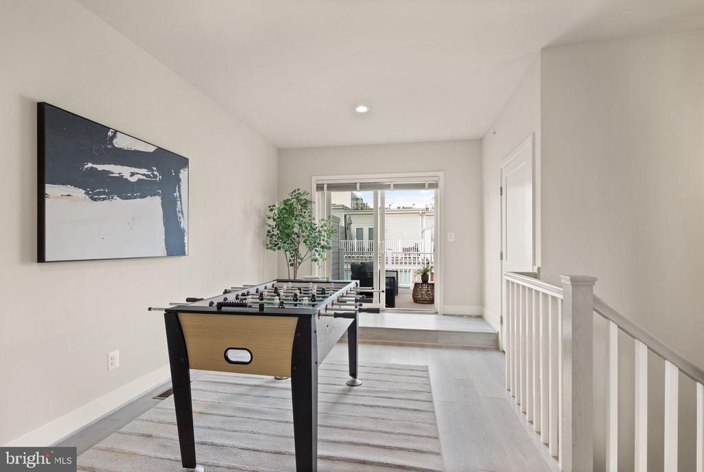 11696 Sunrise Square Pl