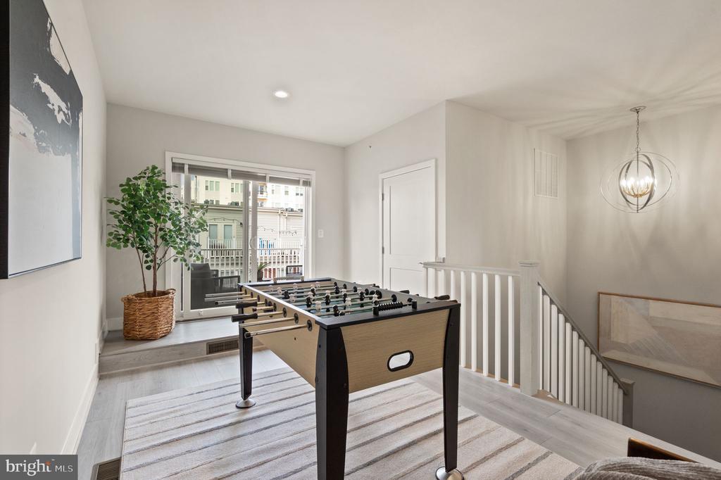11696 Sunrise Square Pl