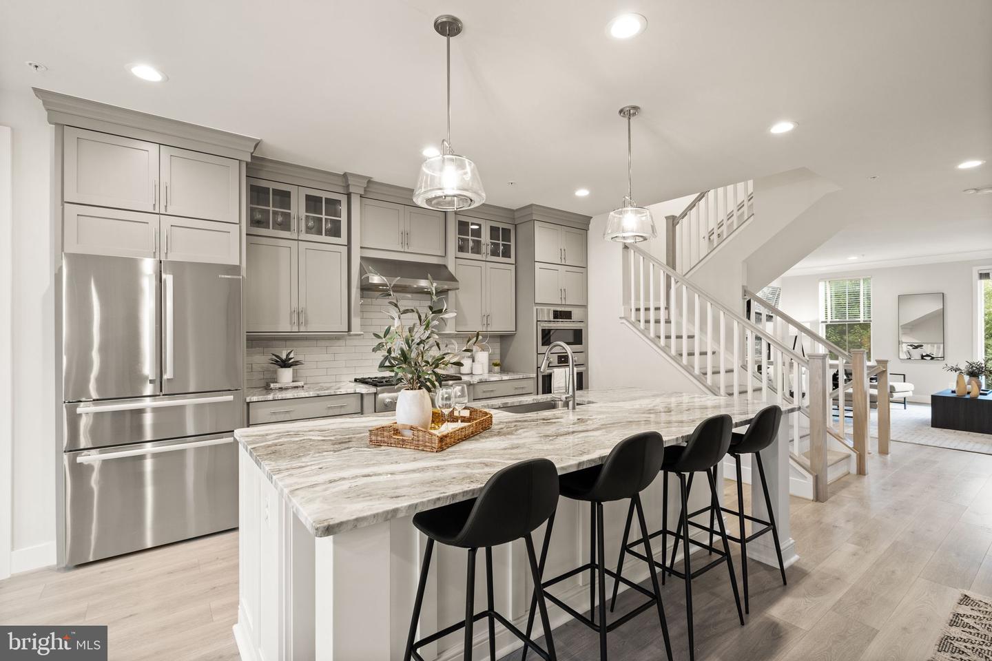 11696 Sunrise Square Pl