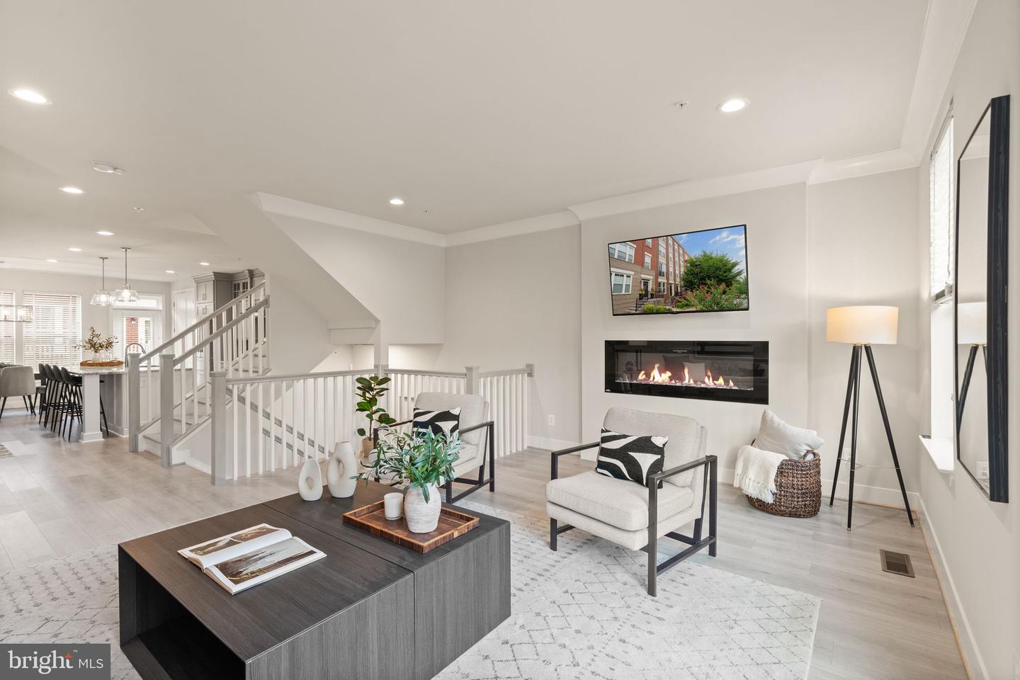 11696 Sunrise Square Pl