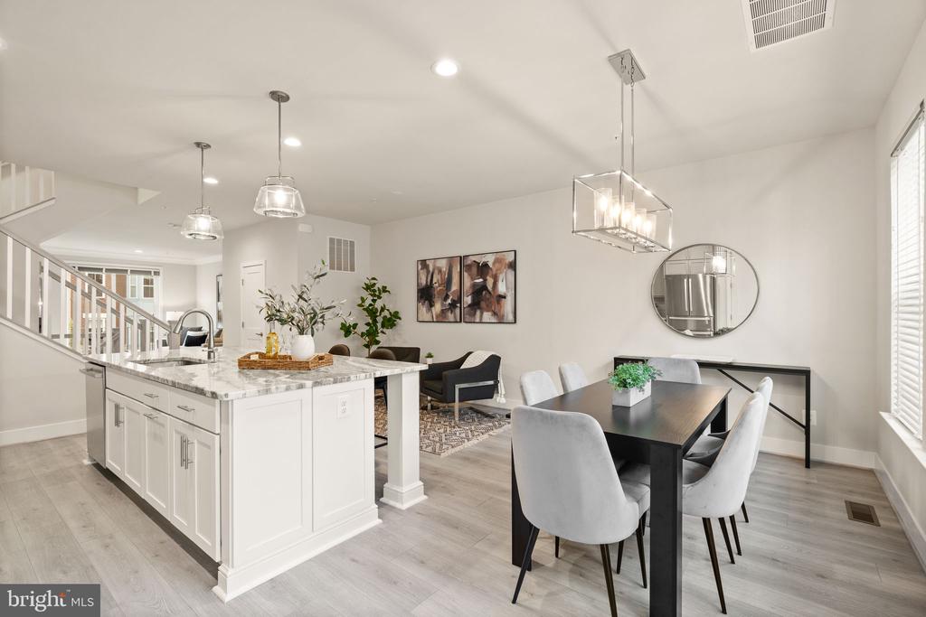 11696 Sunrise Square Pl