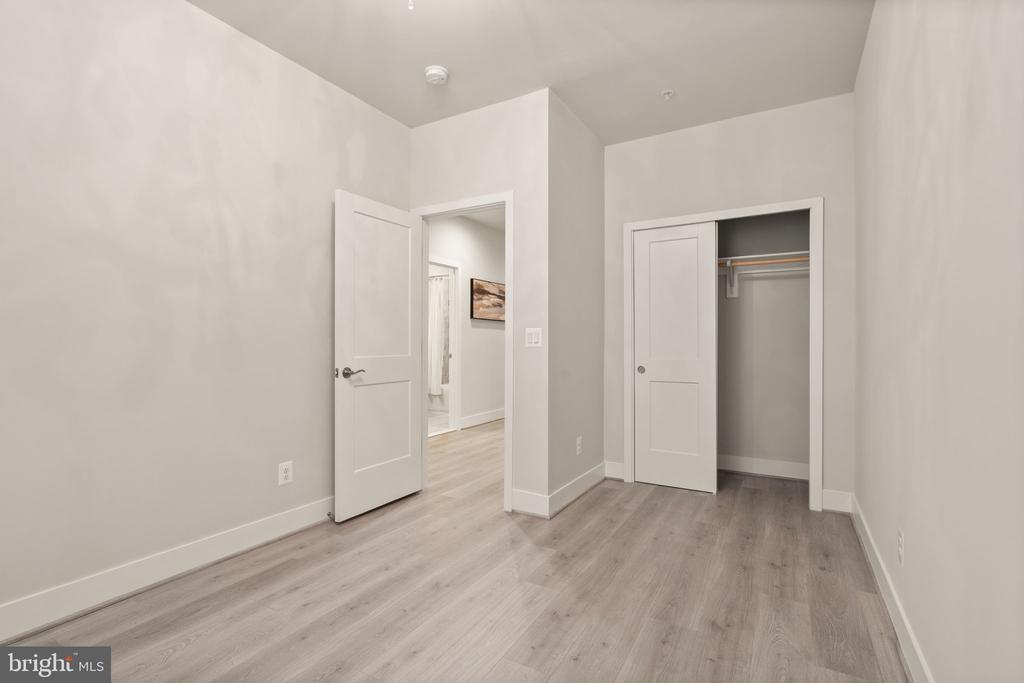 11696 Sunrise Square Pl