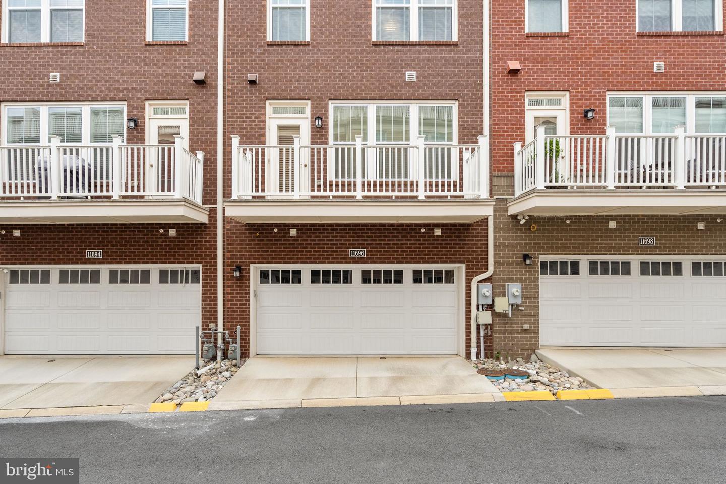 11696 Sunrise Square Pl