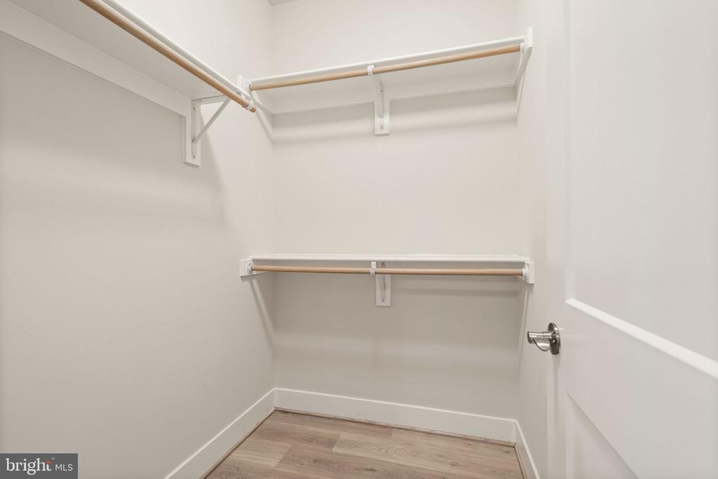 11696 Sunrise Square Pl