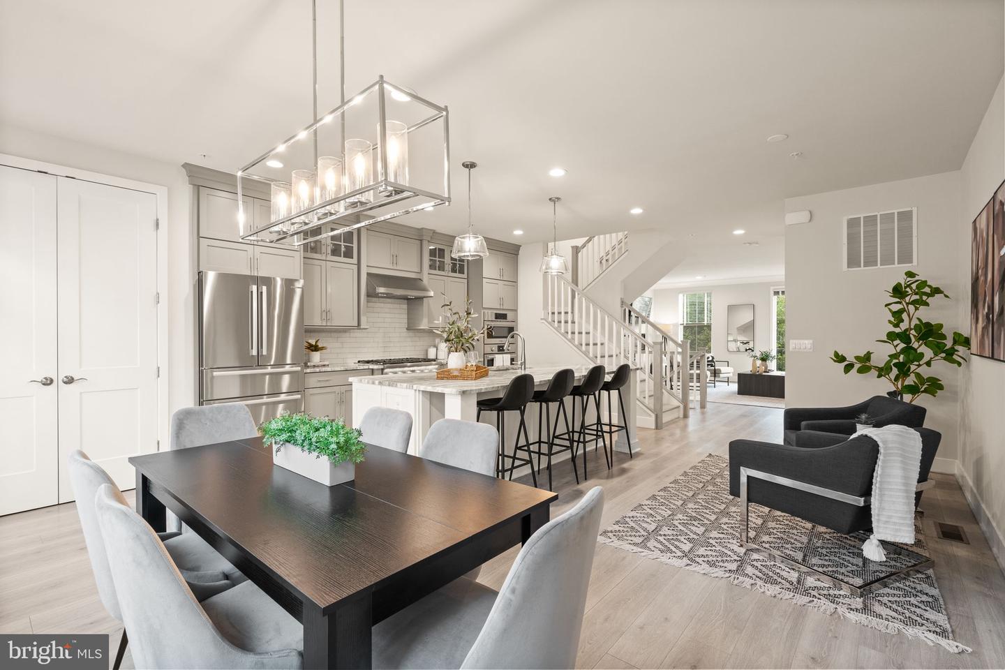 11696 Sunrise Square Pl