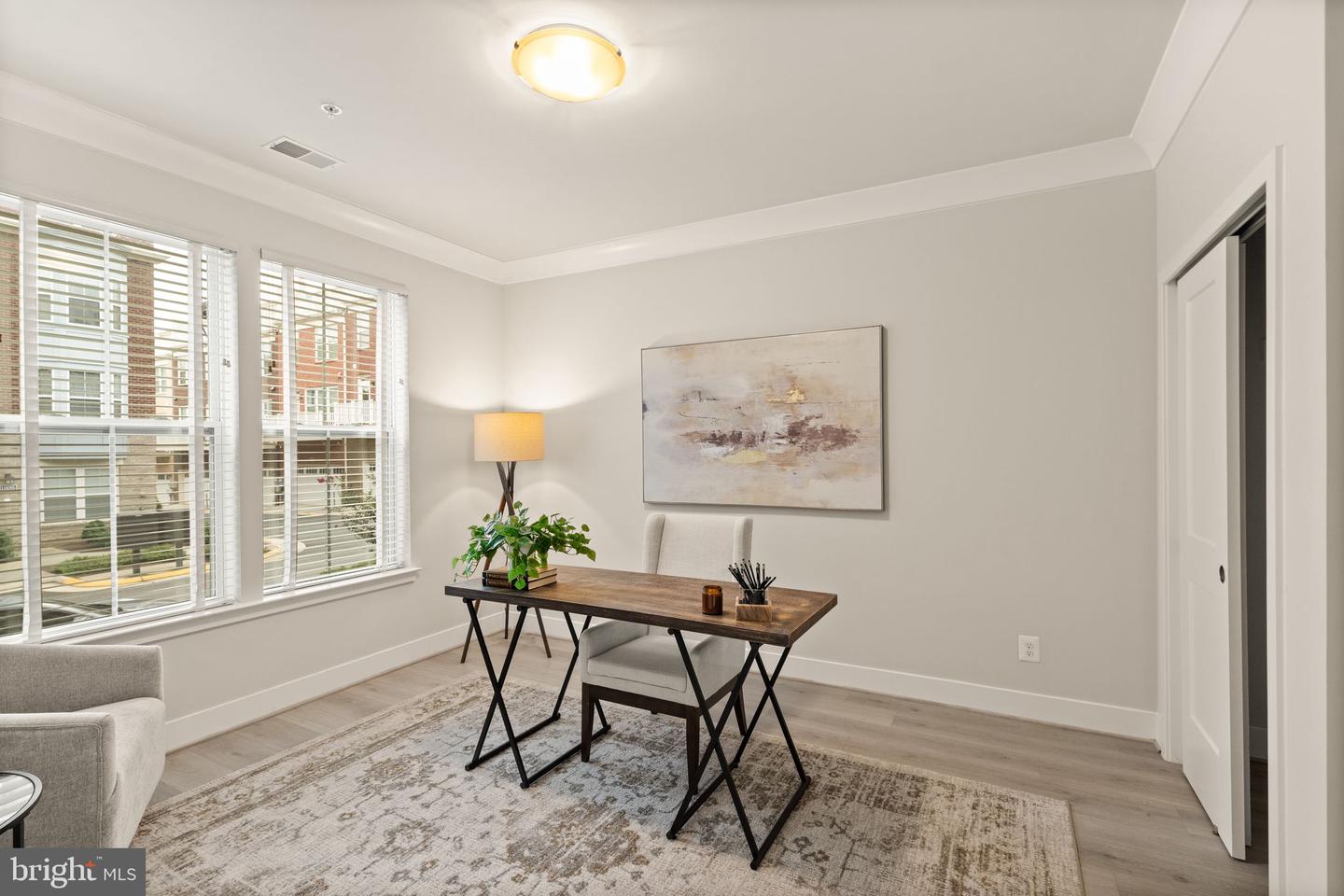 11696 Sunrise Square Pl