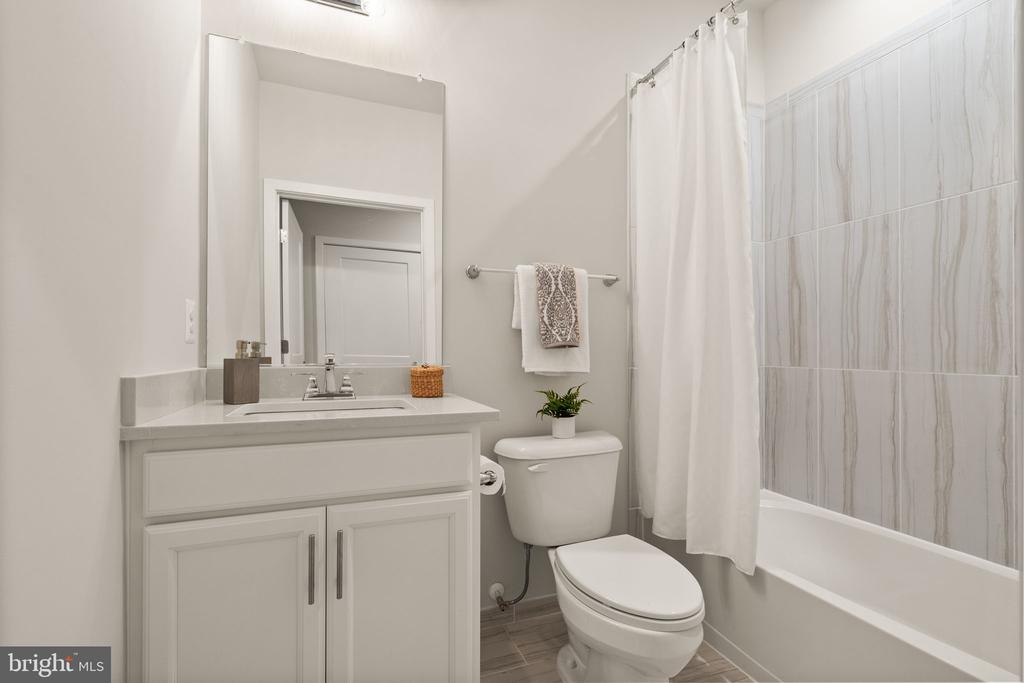 11696 Sunrise Square Pl