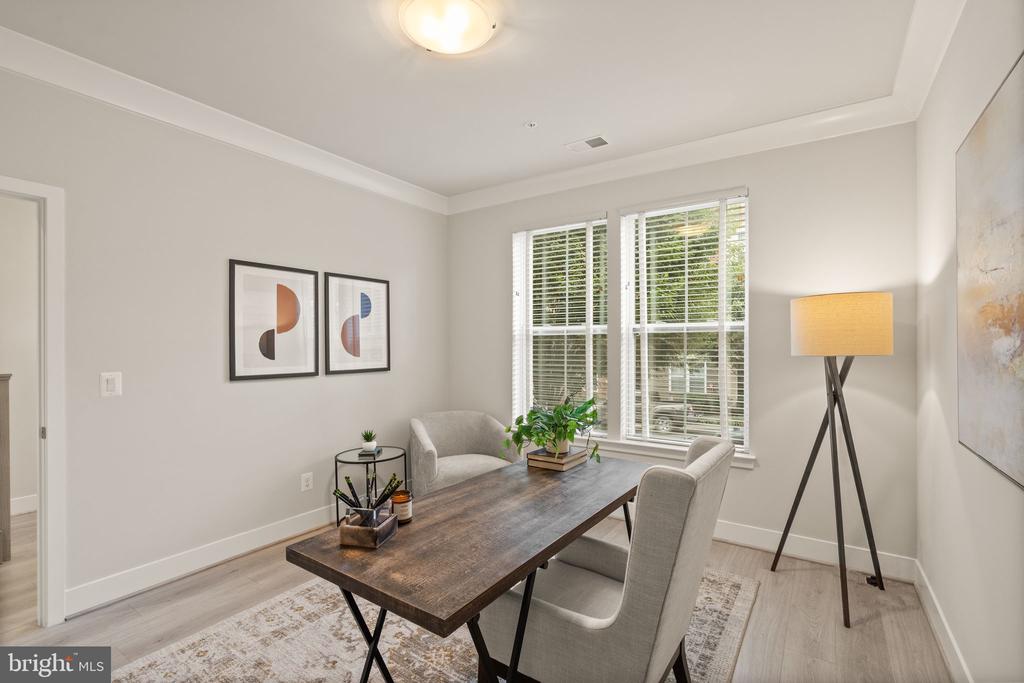 11696 Sunrise Square Pl