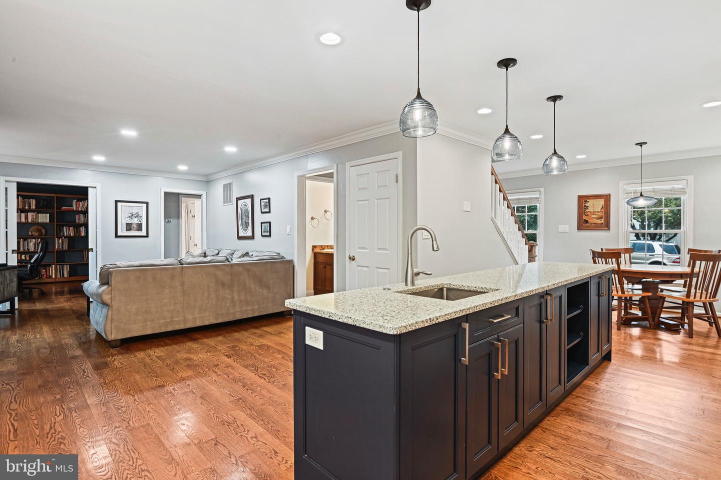 13604 White Barn Ln