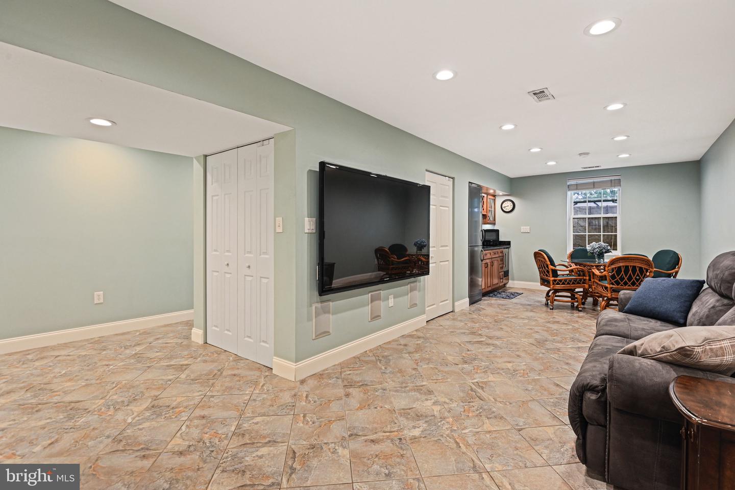 13604 White Barn Ln