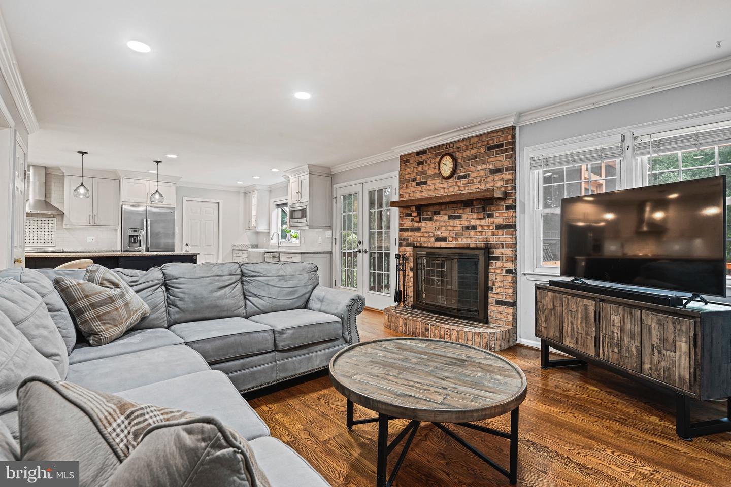 13604 White Barn Ln