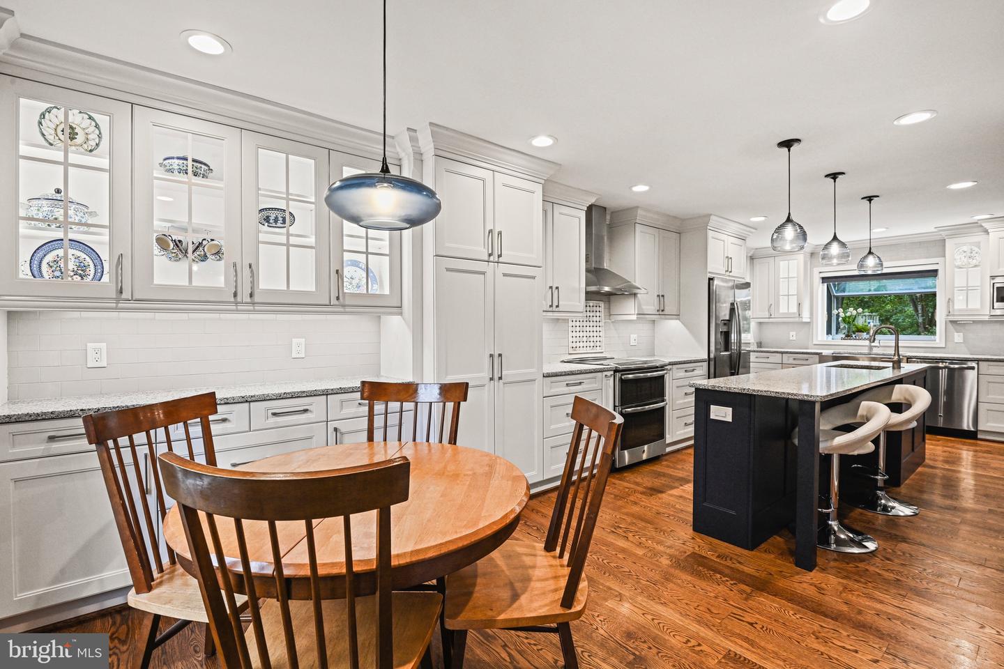 13604 White Barn Ln