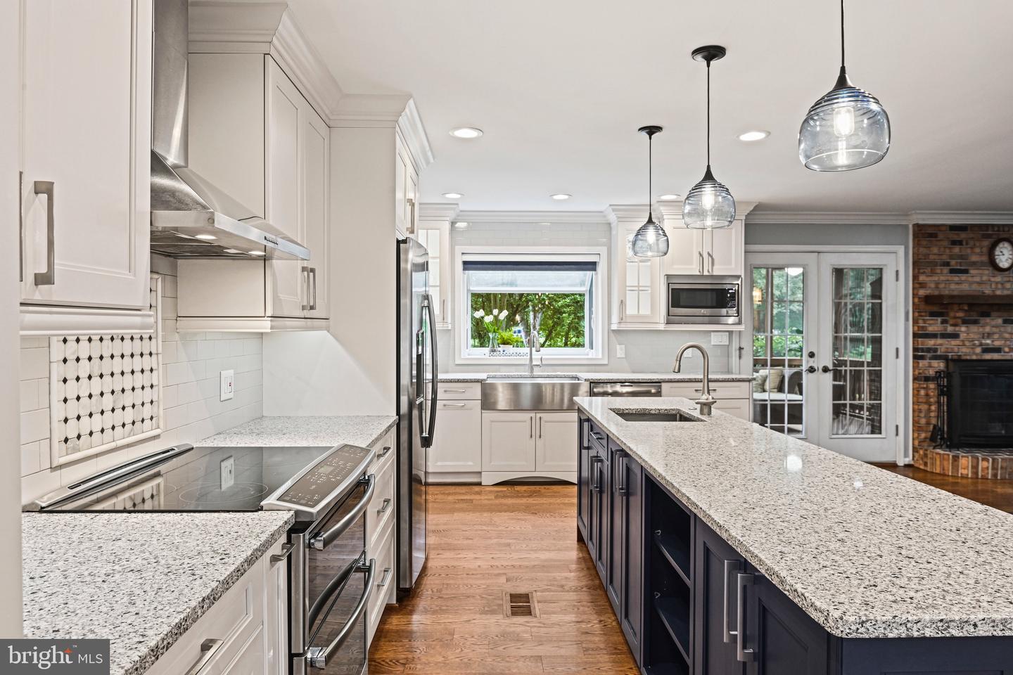 13604 White Barn Ln