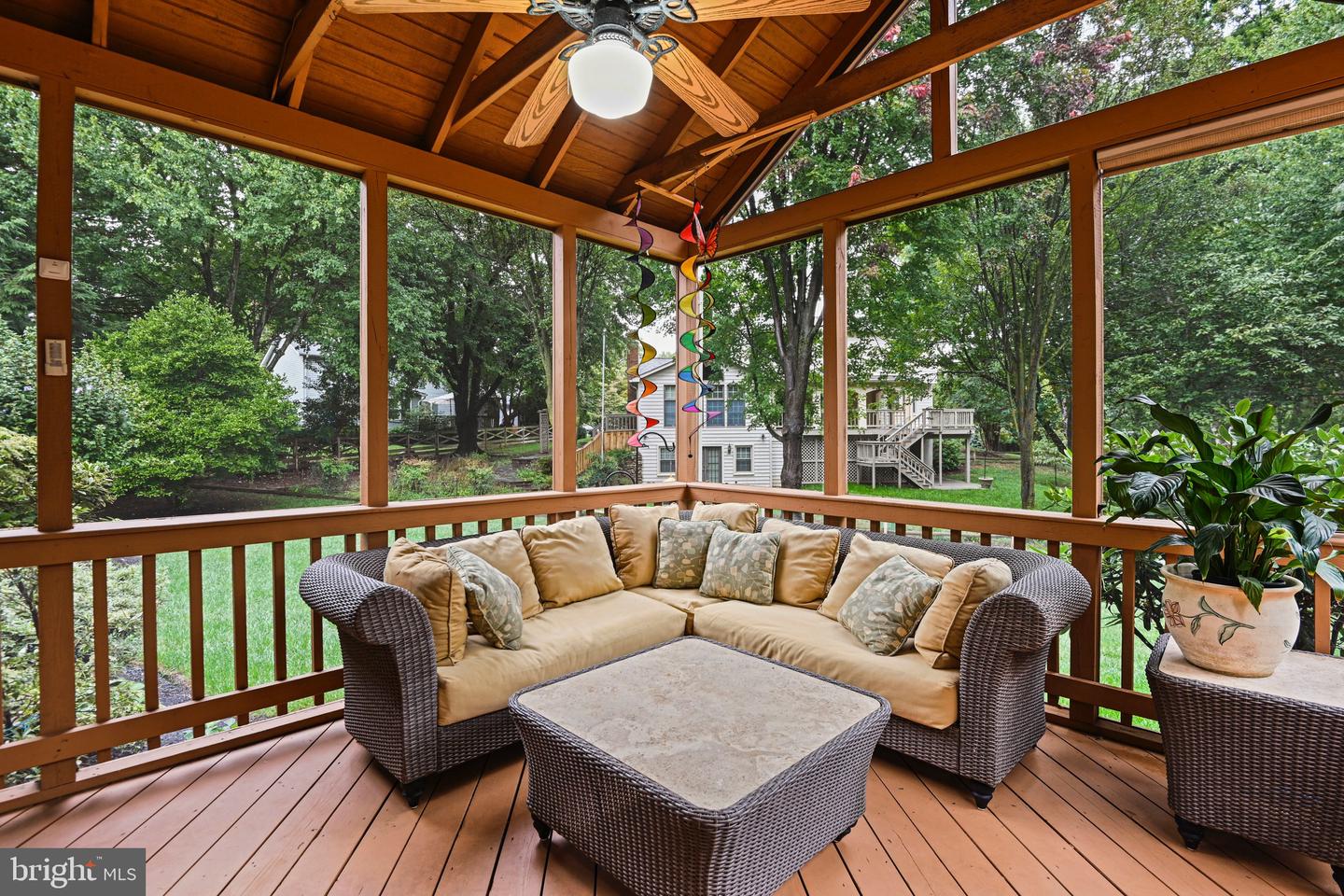 13604 White Barn Ln