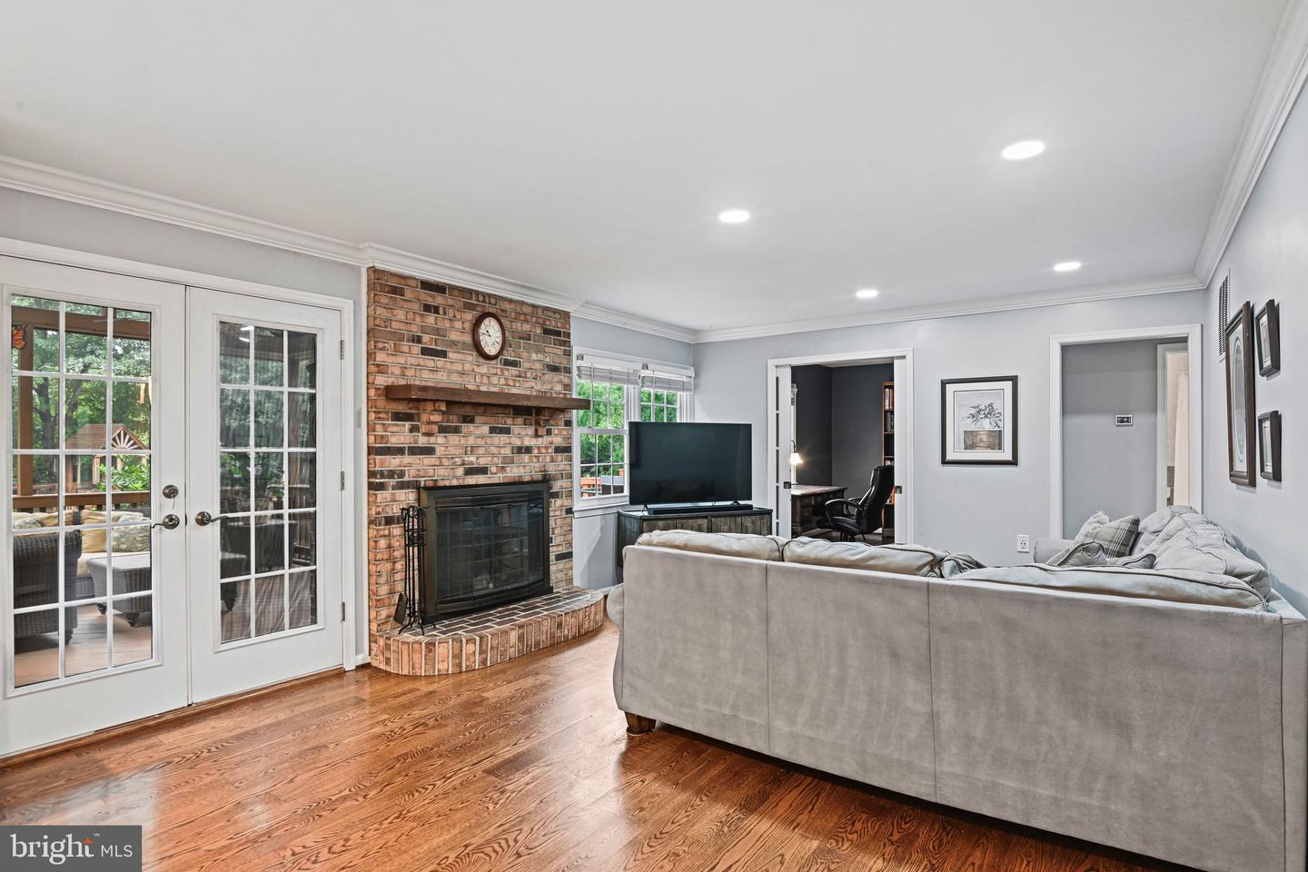 13604 White Barn Ln
