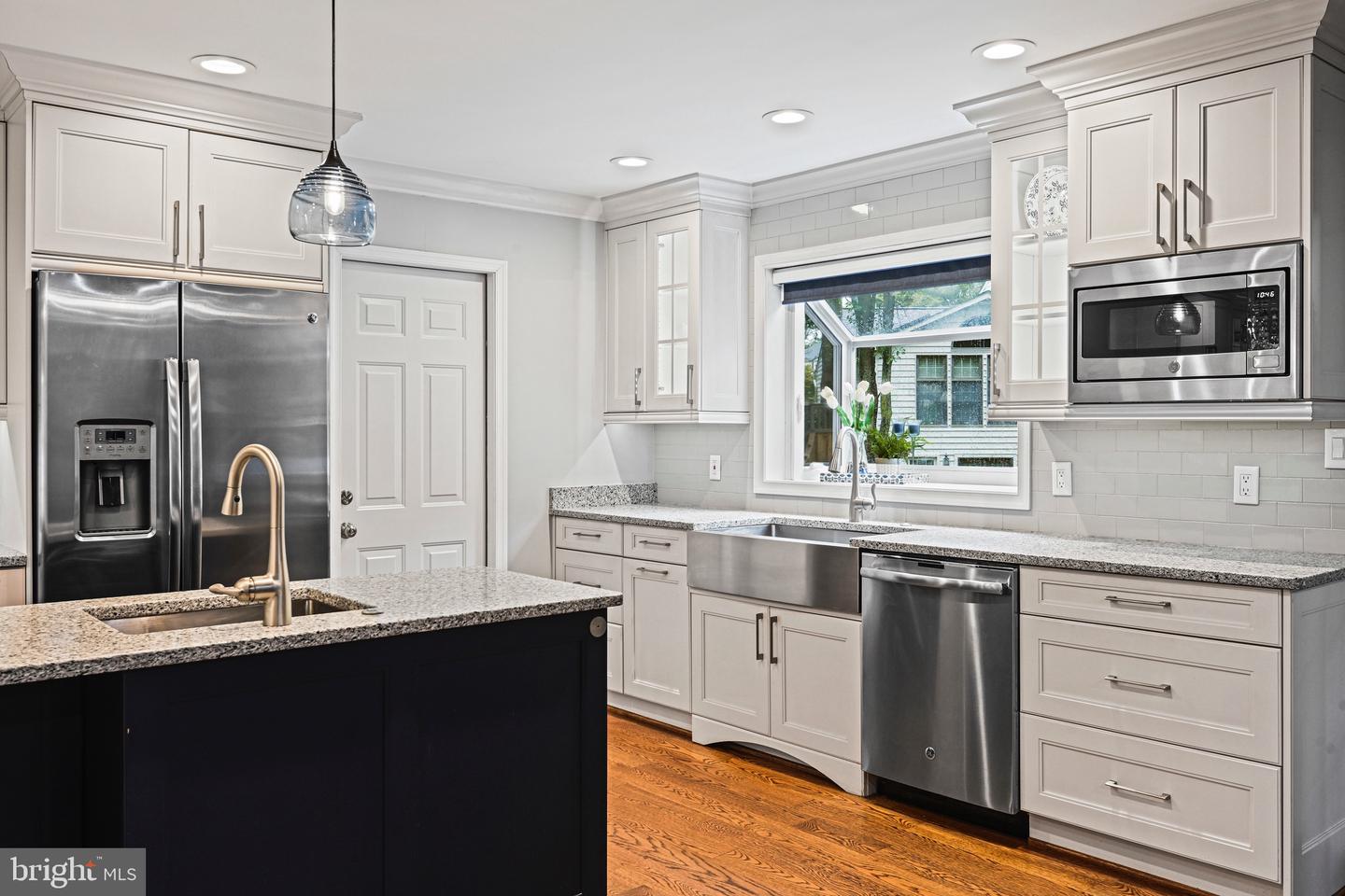 13604 White Barn Ln