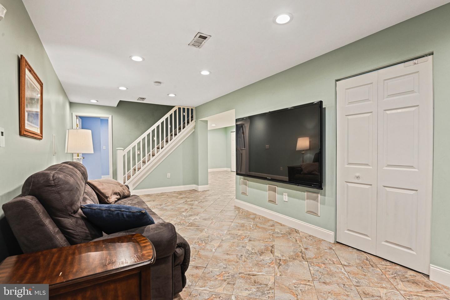 13604 White Barn Ln