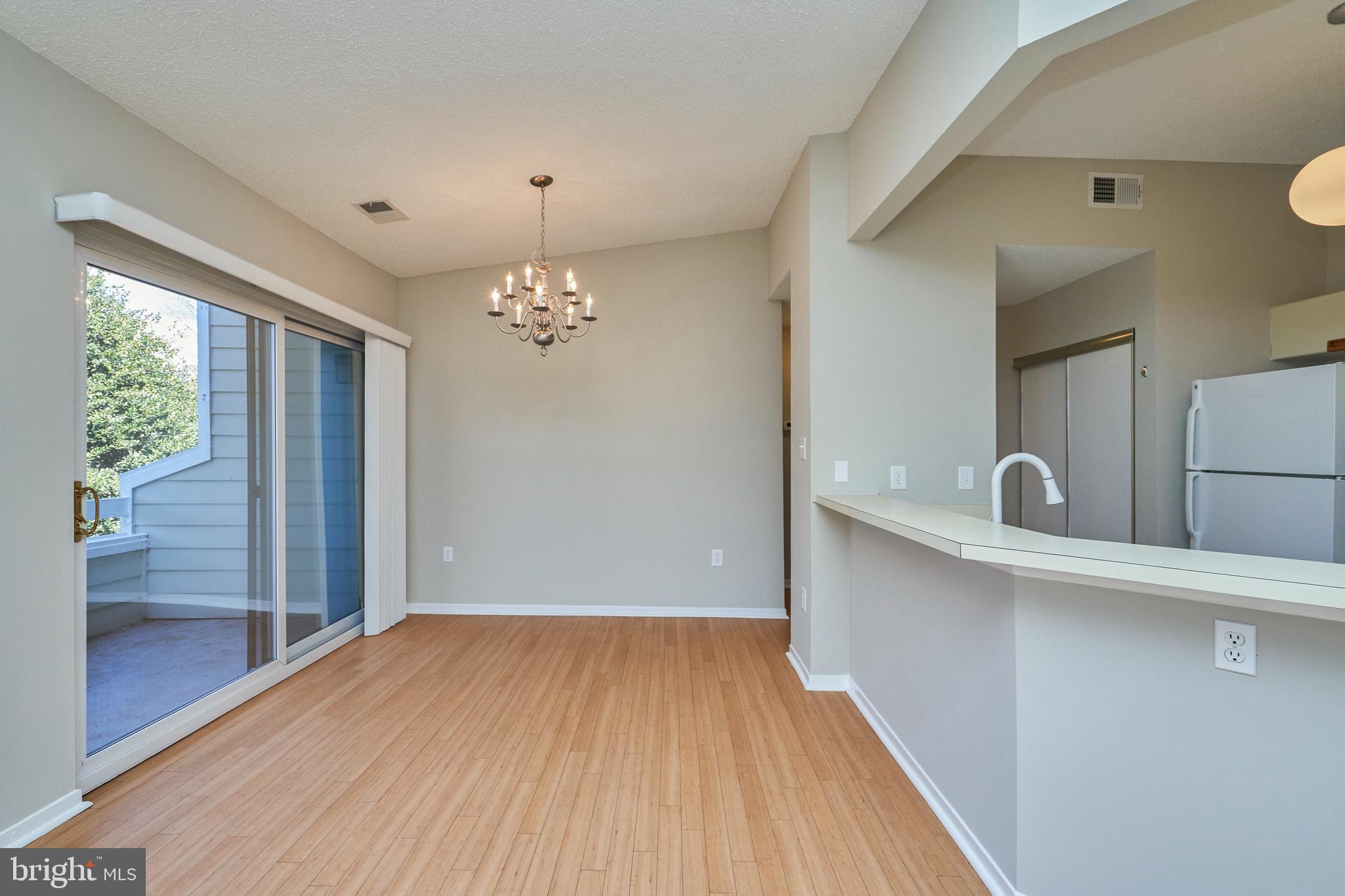 1970-B VILLARIDGE DR #B