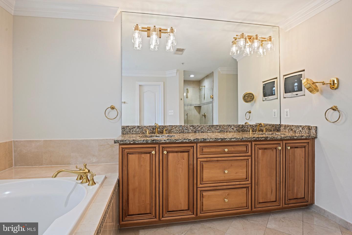 7712 Spoleto Ln